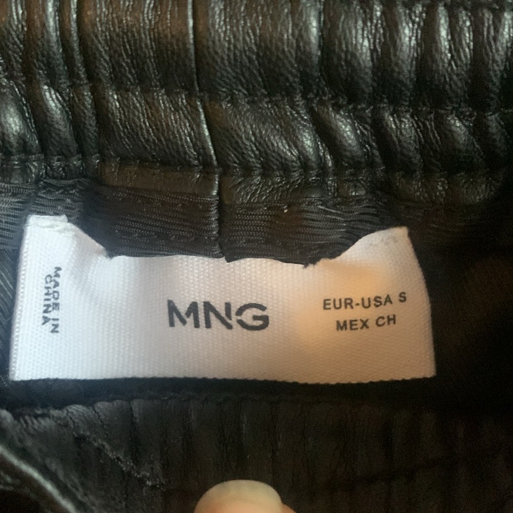NWOT Mango Leather-effect elastic waist trousers - Picture 5 of 7